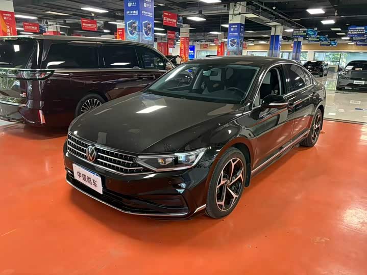 Magotan 2025 model facelift 2 public model 330TSI DSG luxury model
