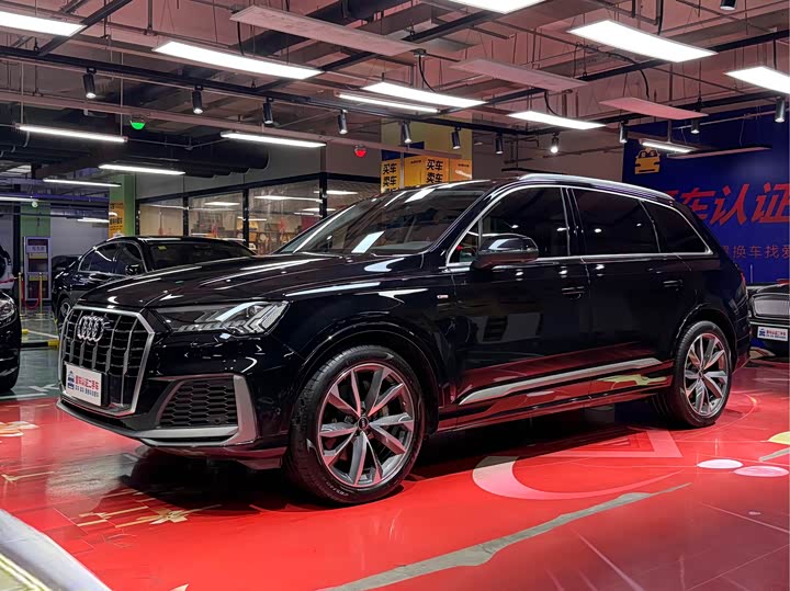 Audi Q7 2021 55 TFSI quattro S line sports version