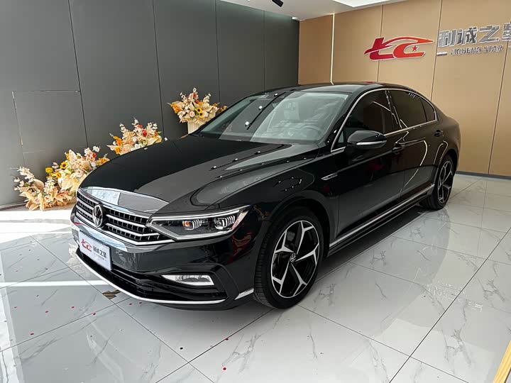 Magotan 2023 2 Million Edition 330TSI DSG Luxury