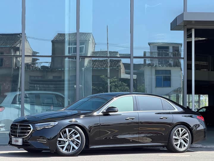 Mercedes-Benz E-Class 2024 E 300 L Fashion Model