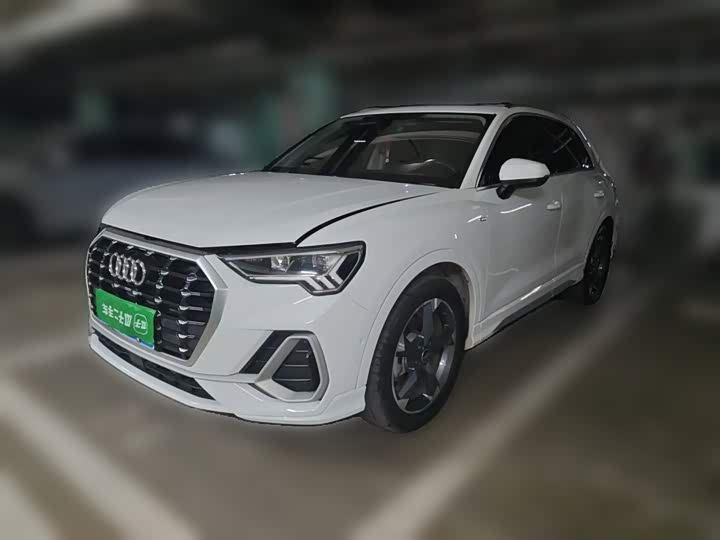 Audi Q3 2022 35 TFSI Fashionable and Dynamic