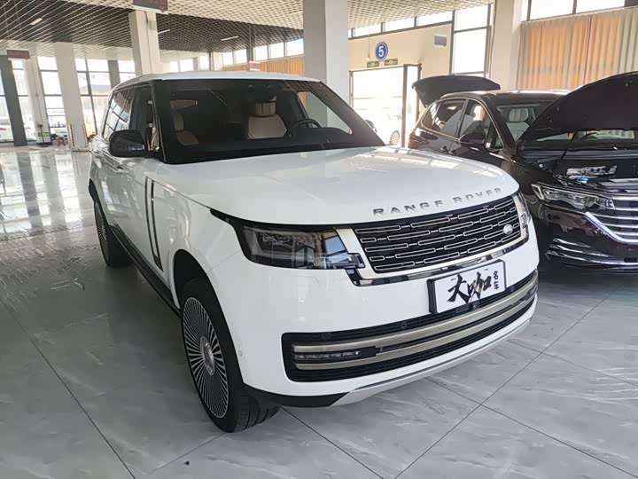 Range Rover 2024 3.0 L6 400PS Extended Edition, seven seats