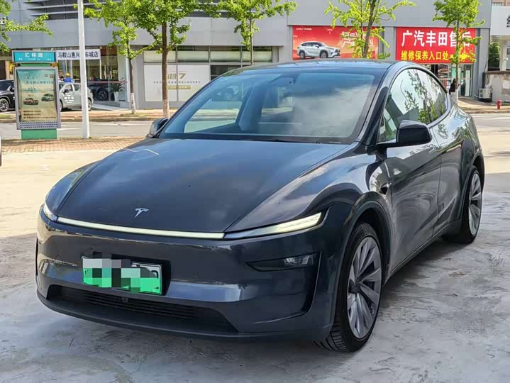 Model Y 2025 rear-wheel drive version
