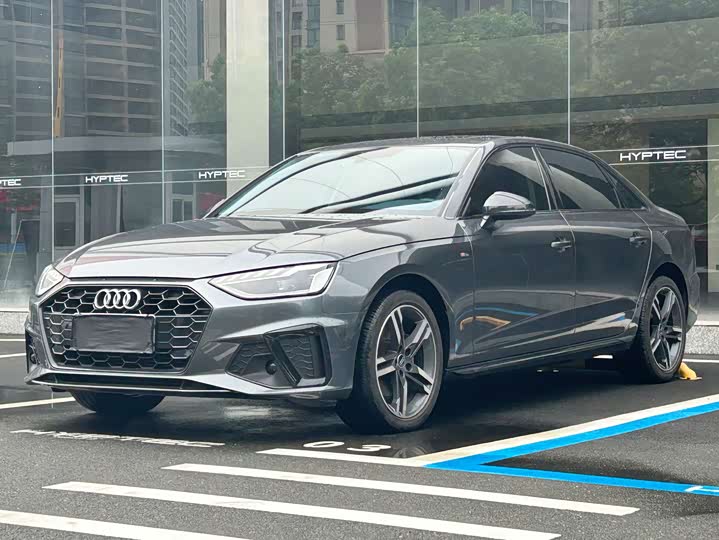 Audi A4L 2022 40 TFSI luxury and dynamic model