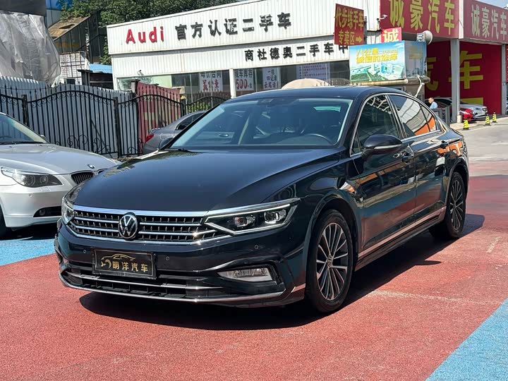 Magotan 2023 2 Million Edition 330TSI DSG Leading Model