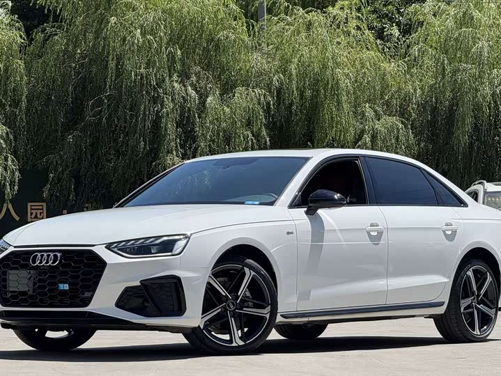 Audi A4L 2024 40 TFSI luxury and dynamic model