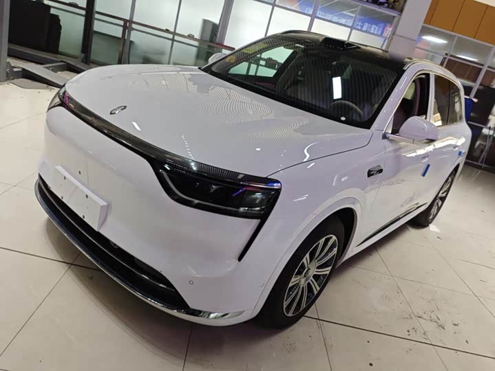 Wenjie M8 2025 extended range Max version 37kWh 6-seater version (192-line lidar)