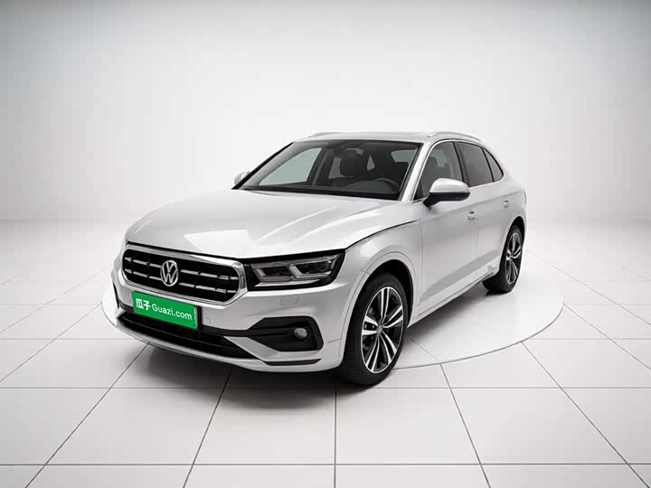 Audi Q5L 2020 facelift 40 TFSI enjoys fashionable style