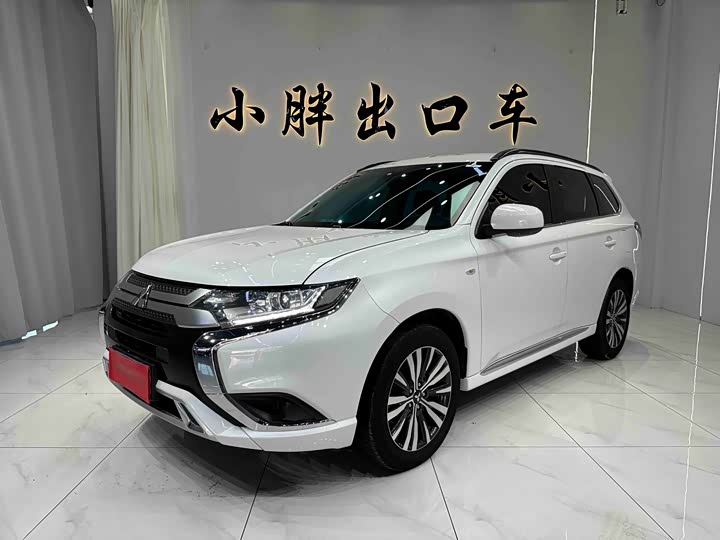 Outlander 2021 facelift 2.0L 2WD smooth version 5 seats