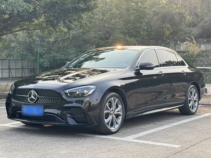 Mercedes-Benz E-Class 2022 E 300 L Sporty and Fashionable