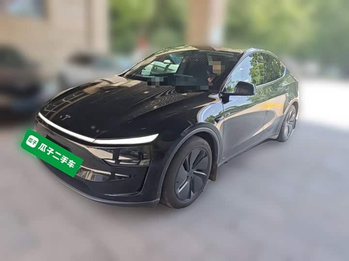 Model Y 2025 rear-wheel drive version