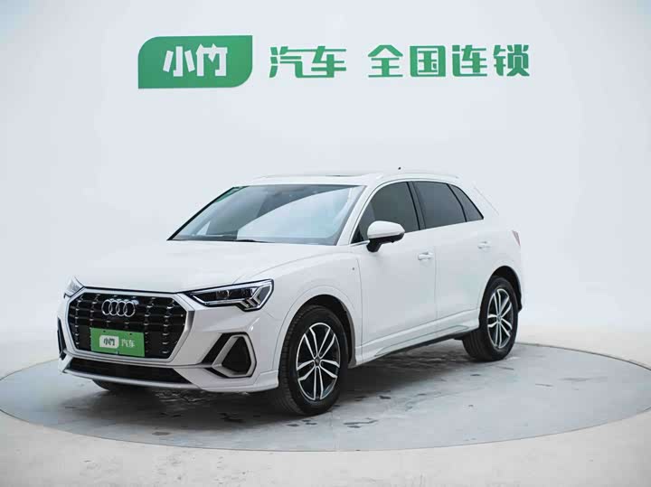 Audi Q3 2022 35 TFSI aggressive and dynamic