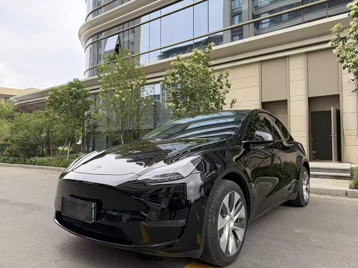 Model Y 2023 long-range all-wheel drive version