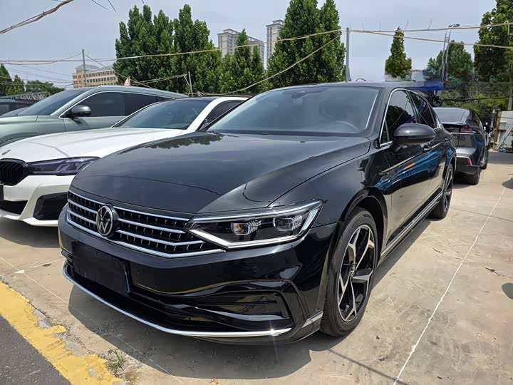 Magotan 2025 model 330TSI DSG luxury model