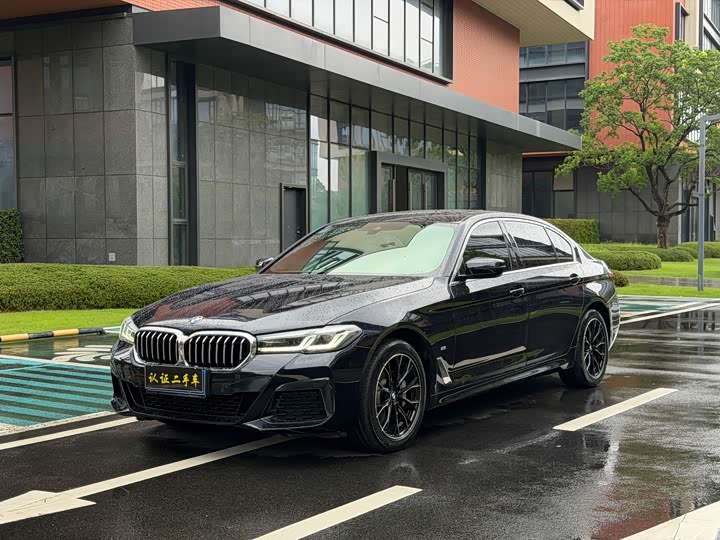 BMW 5 Series 2022 facelift 530Li leading M sports package