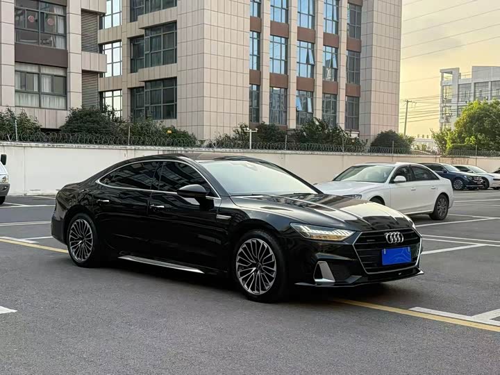 Audi A7L 2024 45TFSI S-line Dream Building Liquid Crystal Package