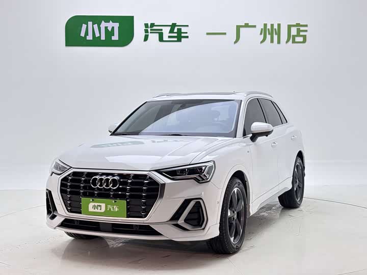 Audi Q3 2022 35 TFSI Fashionable and Dynamic