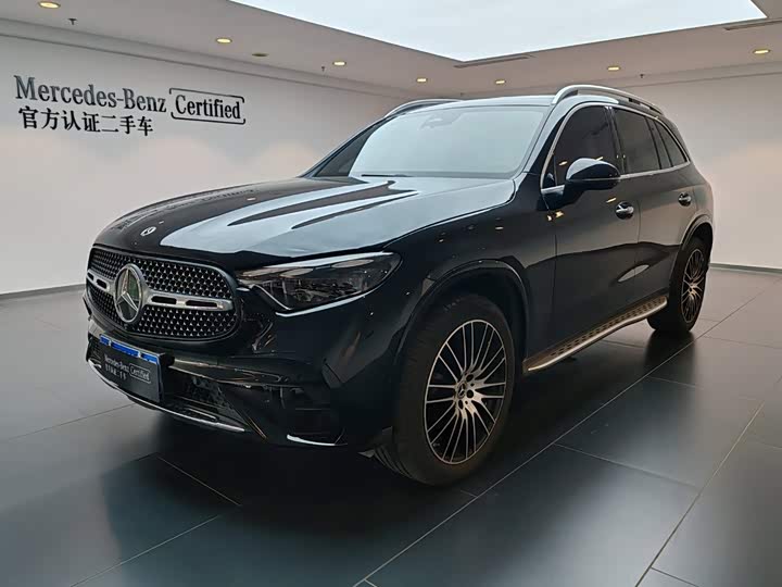 Mercedes-Benz GLC 2025 GLC 300 L 4MATIC luxury model 5 seats