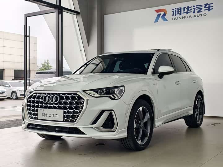 Audi Q3 2024 35 TFSI Fashionable and Dynamic