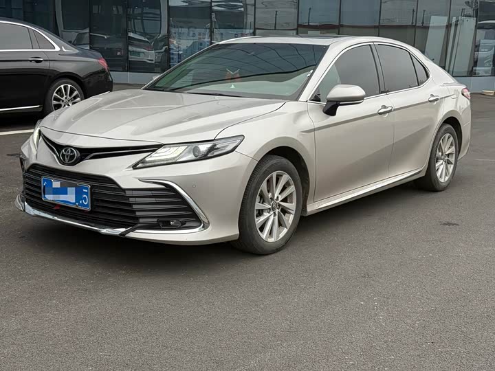Camry 2023 2.0G Deluxe Edition