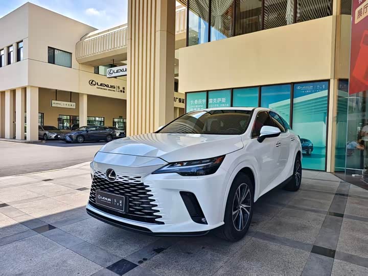 Lexus RX 2025 300 four-wheel drive version