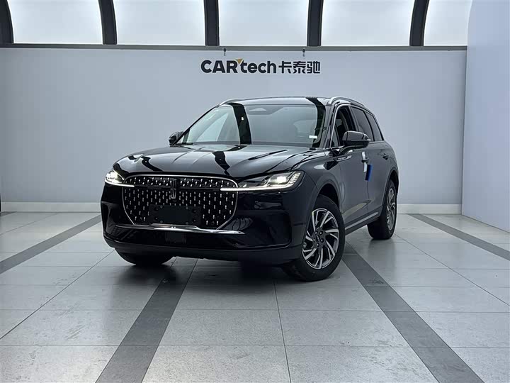 Adventurer 2025 model 2.0T two-wheel drive exclusive version