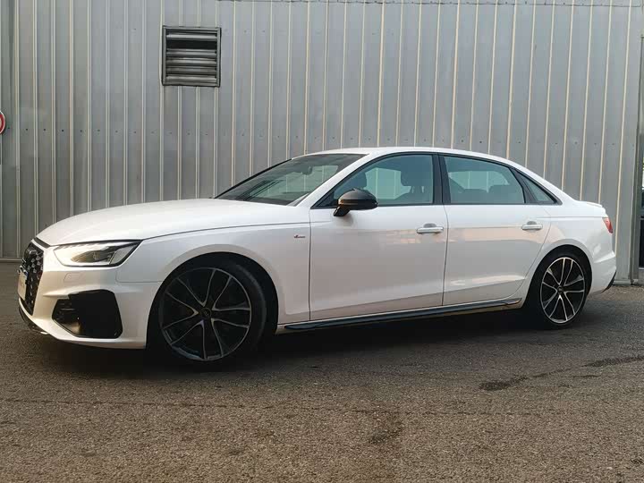 2023 Audi A4L 2023 40 TFSI quattro luxury and dynamic model