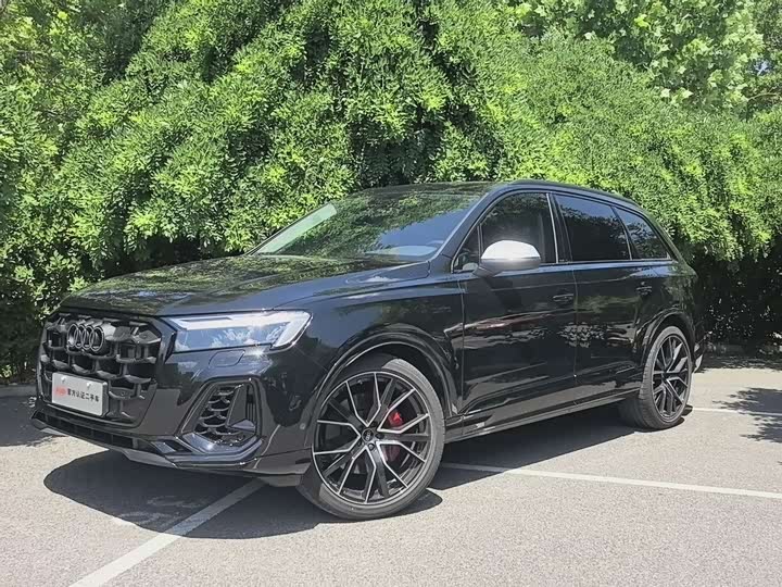 AudiQ7 2025 Model 55 TFSI quattro S line Darth Vader Model