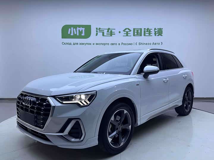 2021 AudiQ3 2021 Model 35 TFSI aggressive and dynamic model