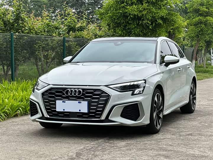 Audi A3 2024 Sportback 35 TFSI fashionable and sporty