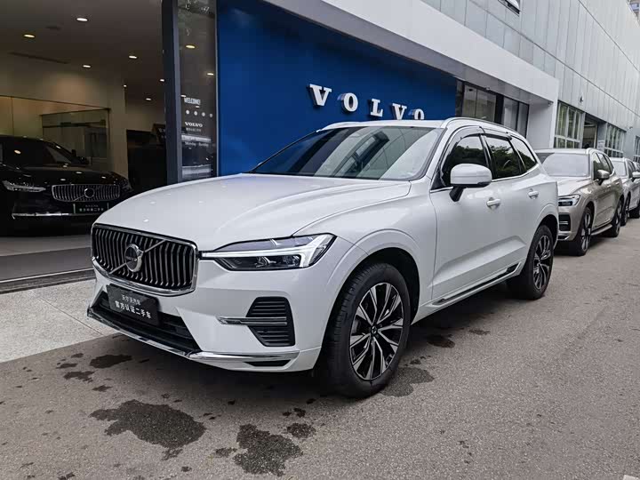 Volvo XC60 2024 model B5 four-wheel drive Zhiyuan luxury version