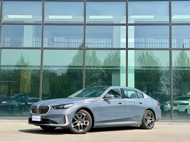 2024 BMW i5 2024 eDrive 35L Exclusive Luxury Package