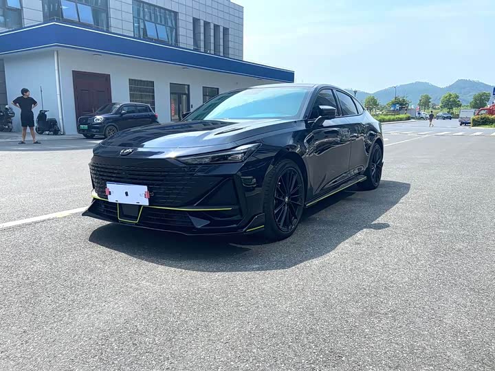 Changan UNI-V 2022 1.5T sports version
