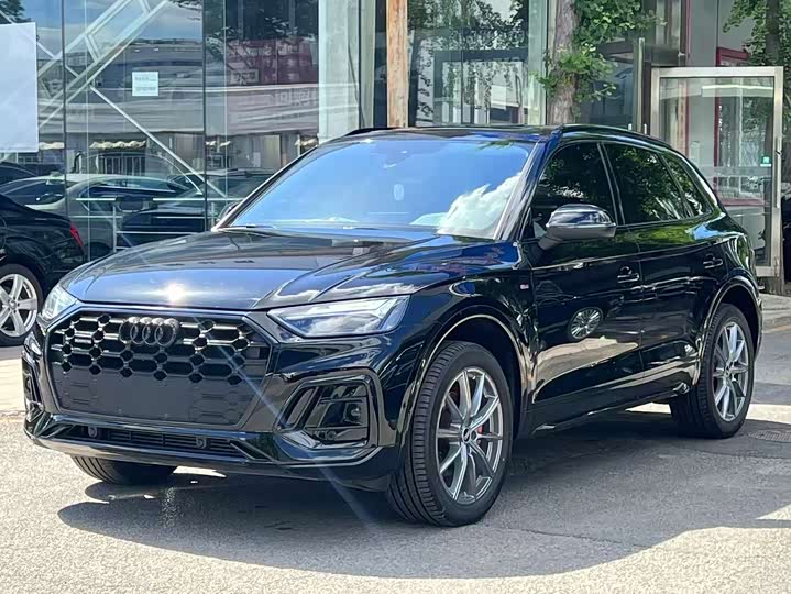 2022 Audi Q5L 2022 model facelift 45T luxury and dynamic model