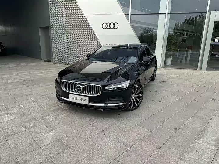 2023 2024 Volvo S90 B5 Luxury