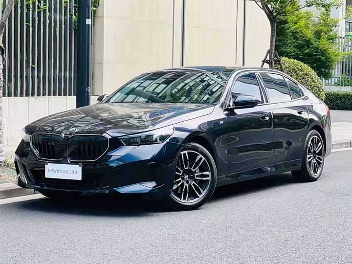 BMW 5 Series 2025 530Li Leading M Sports Package