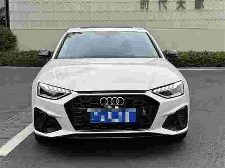 2022 Audi A4L 2022 40 TFSI luxury and dynamic model