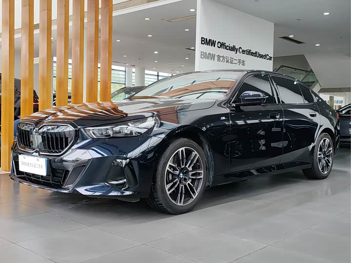 BMW 5 Series 2025 530Li Leading M Sports Package
