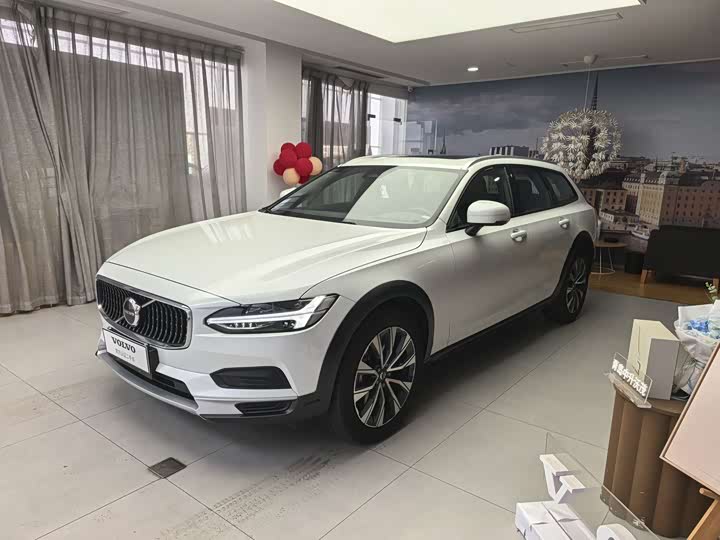 2025 VolvoV90 2025 Model Cross Country B5 AWD Zhiyuan Edition