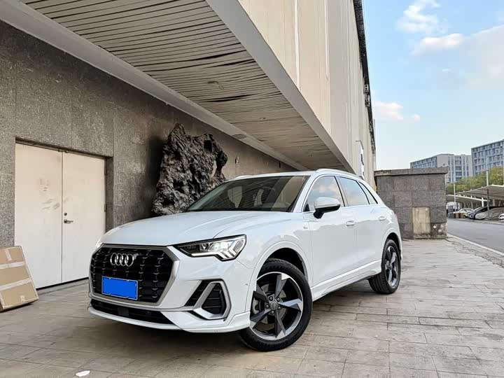 2021 AudiQ3 2021 Model 35 TFSI Fashion DynamicModel