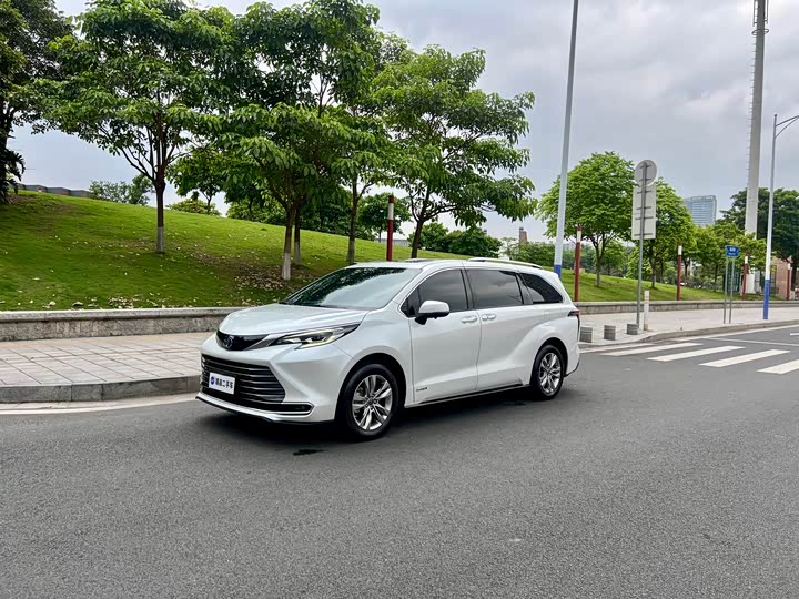 2022 SiennaSIENNA 2021 Model 2.5LHybrid Extreme Edition