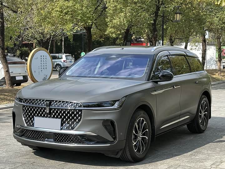 Nautilus 2023 2.0T AWD Premiere