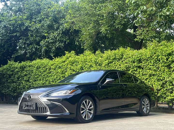 Lexus ES 2020 200 Deluxe Edition