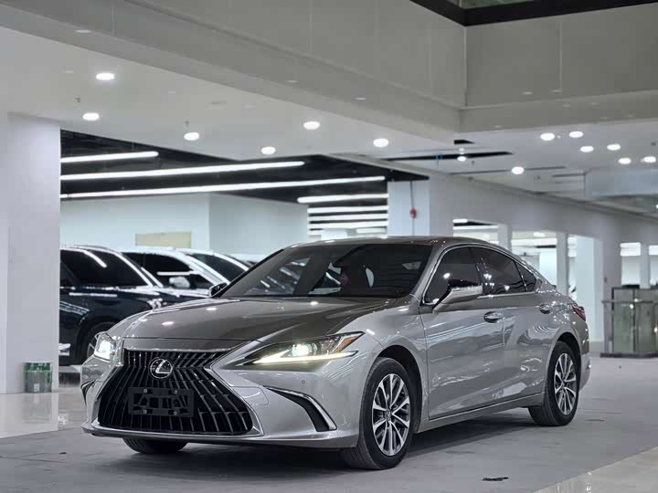 Lexus ES 2024 200 Premium Edition