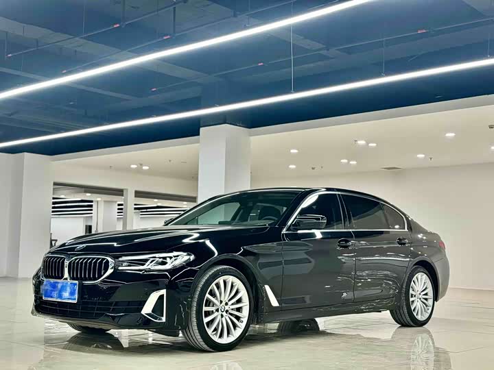 2022 BMW 5 Series 2022 530Li xDrive Luxury Package