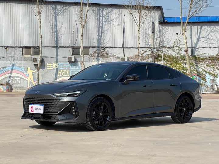Changan UNI-V 2023 1.5T exclusive model