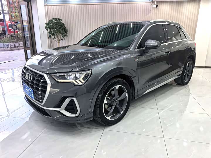 2023 AudiQ3 2023 Model 35 TFSI Fashion DynamicModel∩╝ê1.4T∩╝ë
