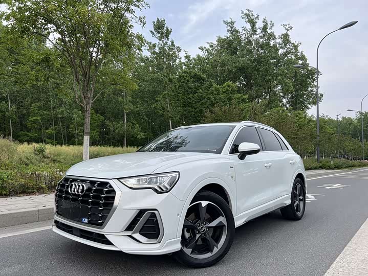 2022 AudiQ3 2022 Model 35 TFSI Fashion DynamicModel