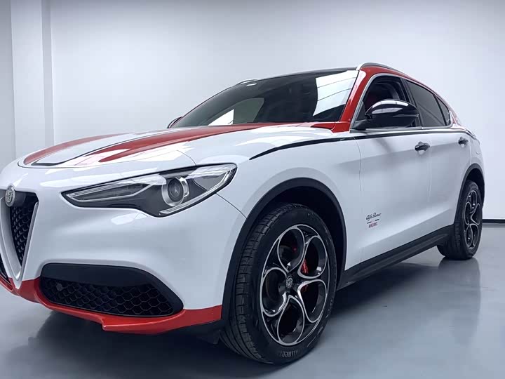 Stelvio 2021 Model 2.0T 280HP Luxury Edition