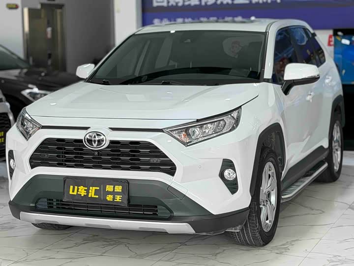 RAV4 2022 2.0L CVT 2WD Fashion Plus Edition